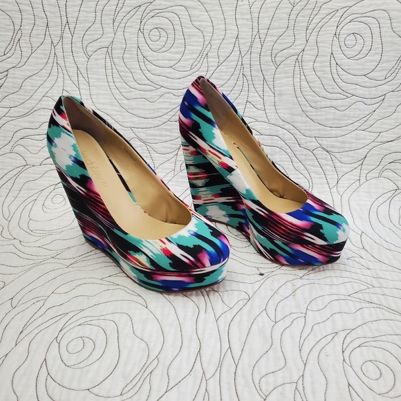 Le Chateau Multi Coloured Retro Wedge Heels - Picture 2 of 7